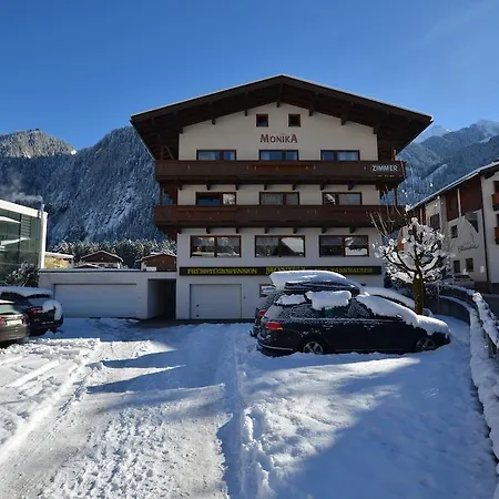 Bed & Breakfast Gastehaus Monika Mayrhofen