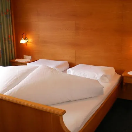 Bed & Breakfast Gastehaus Monika 3*