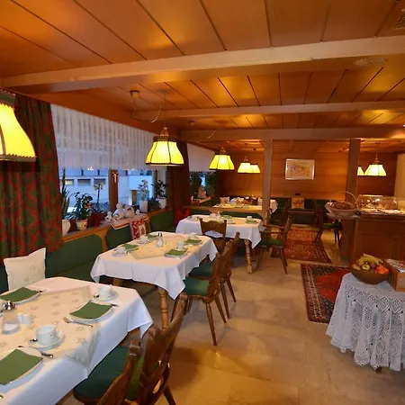 Bed & Breakfast Gastehaus Monika 3*